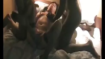 Ninfomane: afosa ninfomane Sky Pierce mogli troie tradiscono salta su un grosso cazzo grasso su PornHD