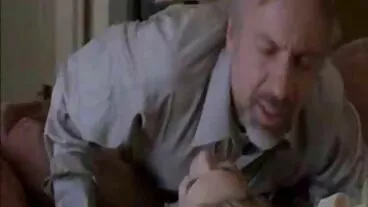 Butt plug che brandisce la regina video porno amatoriali mogli troie anale Lily Glee si siede su Thickie