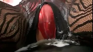 La sexy elfa di Natale si fa spruzzare della mogli troie amatoriali neve sul viso