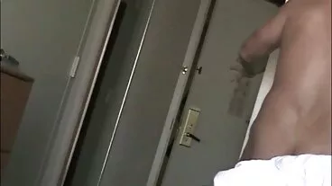 [Scena completa] 2 ragazze seducono il patrigno per mogli molto troie la festa del papà!