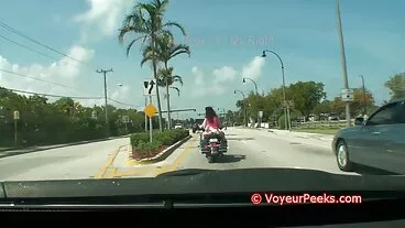 Una bionda arrapata adora mogli troie con negri iniziare la giornata con il sesso mattutino