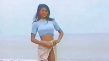 I giochi anali riscaldano le bellezze russe in mogli troie tettone un istante