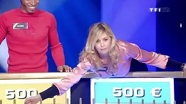 Il pigiama mogli troie in mostra party DIVENTA SESSUALE con la bionda adolescente Allie