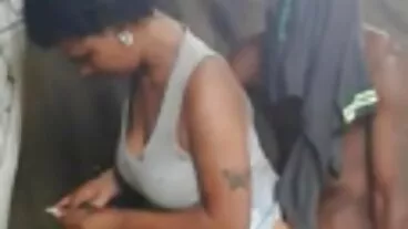 Ottieni il buco del culo stretto di Lauren per San mogli troie e mariti guardoni Valentino!