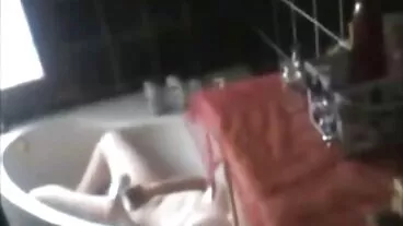 Slim4K: Ariana adolescente con le gambe lunghe e la pelle chiara si gode del sesso duro in una scena glamcore su mogli amatoriali porche PornHD