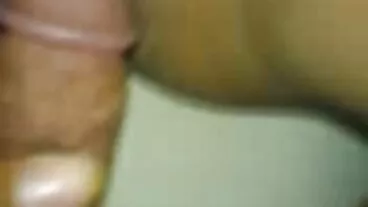 Holly video porno moglie zoccola Mack, a malapena legale, si è scatenata da un ragazzo con un costume da coniglio.