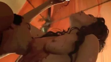 Petite cutie trasforma i cazzi in un video di mogli puttane pasticcio jizzing