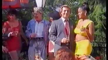 Brazzers: mogli zoccole nuovi clienti di ritorno del salone di Bella Rolland su PornHD