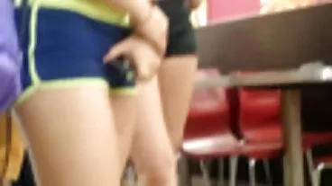 L'appassionata di xnxx mogli troie buttplug Anya prova il vero affare!